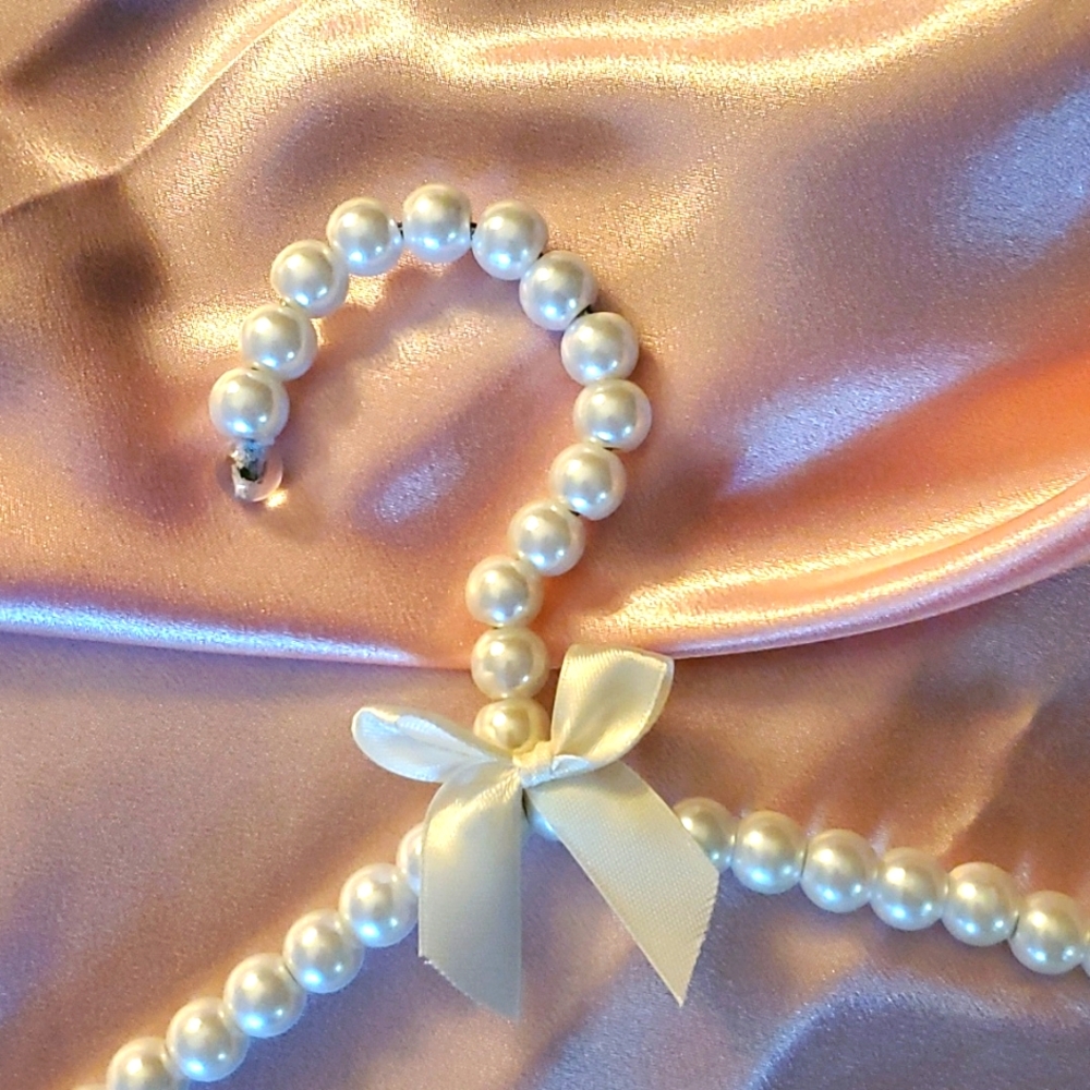 Faux Pearl‎ Clothes Hanger
